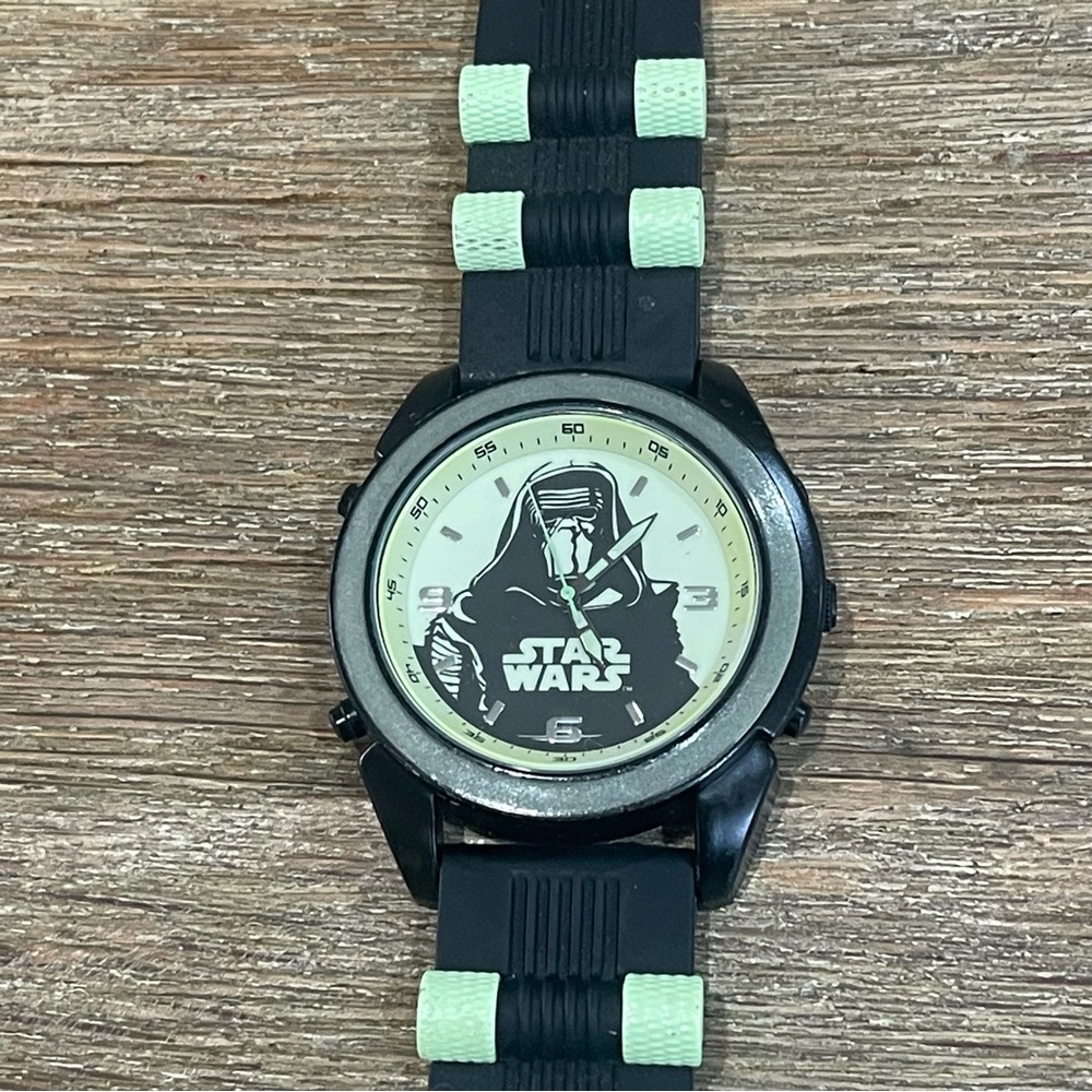 Star Wars Watch Kylo Ren Lucasfilm LTD Accutime Watch Co.
